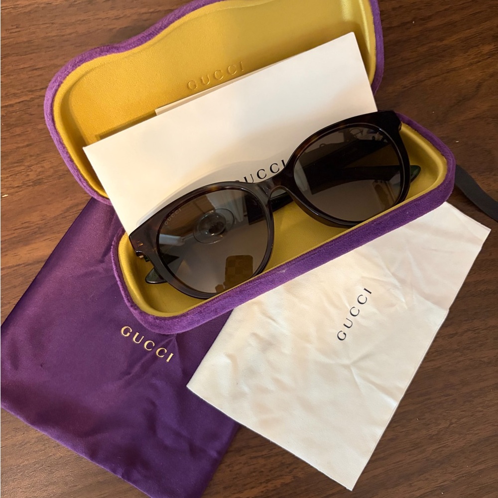 Gucci Black Cat-Eye Sunglasses with Gradient Lenses